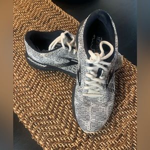 Brooks Adrenaline 21 Womens Size 9 Black Gray Comfort Running Shoes